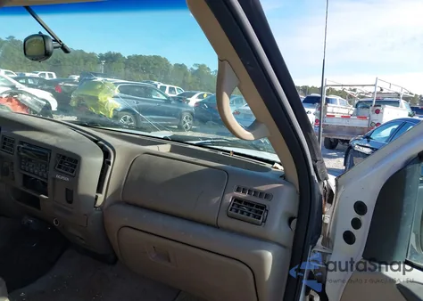 2000 Ford Excursion Limited from USA, damaged, VIN 1FMNU43S3YED54717